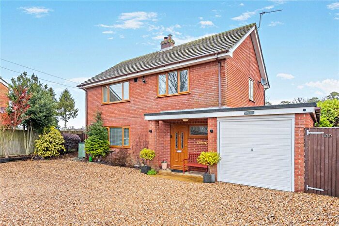 4 Bedroom Detached House For Sale In Copnor Close, Woolton Hill, Newbury, Hampshire, RG20