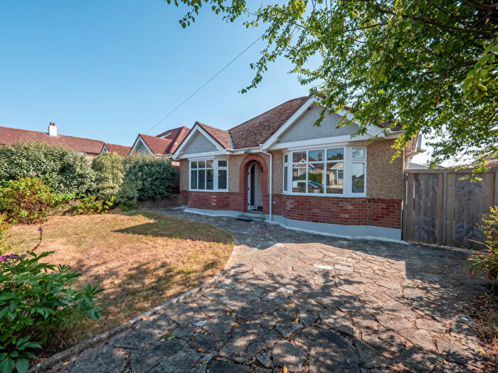3 Bedroom Bungalow For Sale In Haywards Avenue, Weymouth, DT3