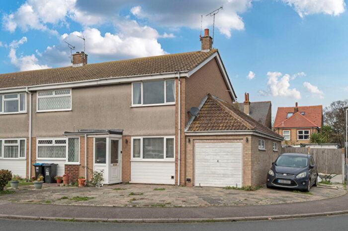 2 Bedroom End Of Terrace House For Sale In Cedar Close, Margate, CT9