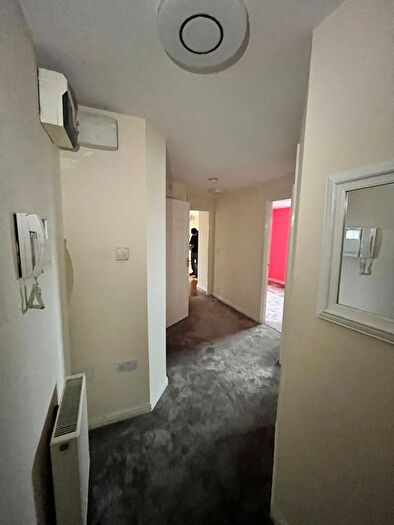 2 Bedroom Flat For Sale In Deanery Court, Manchester, M8
