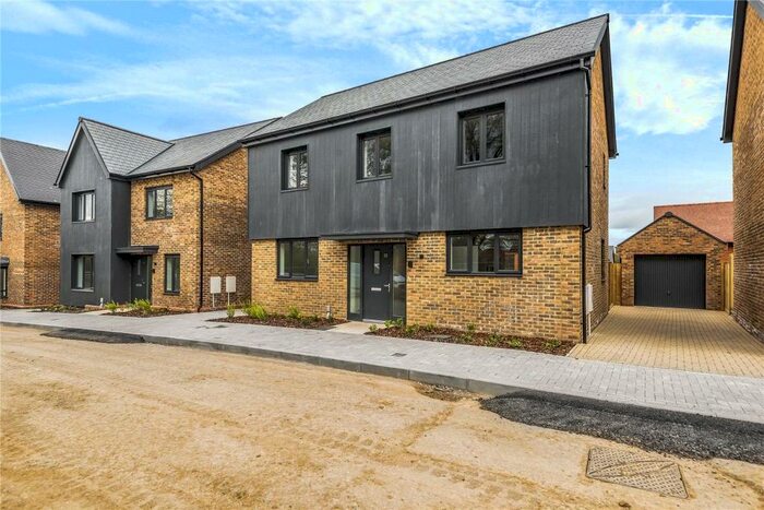 4 Bedroom Detached House To Rent In Curlew Road, Whiteley, Fareham, PO15