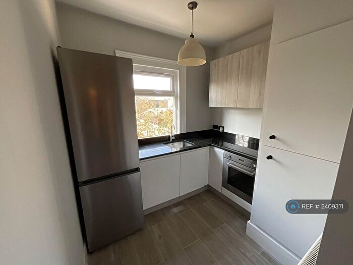 1 Bedroom Maisonette To Rent In Russell Road, Walton-On-Thames, KT12