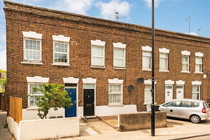 2 Bedroom Property For Sale In Boston Road, Hanwell, W7