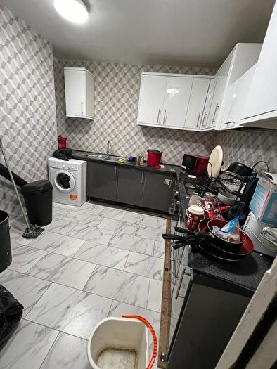 7 Bedroom Flat To Rent In High Street, Sutton, SM1