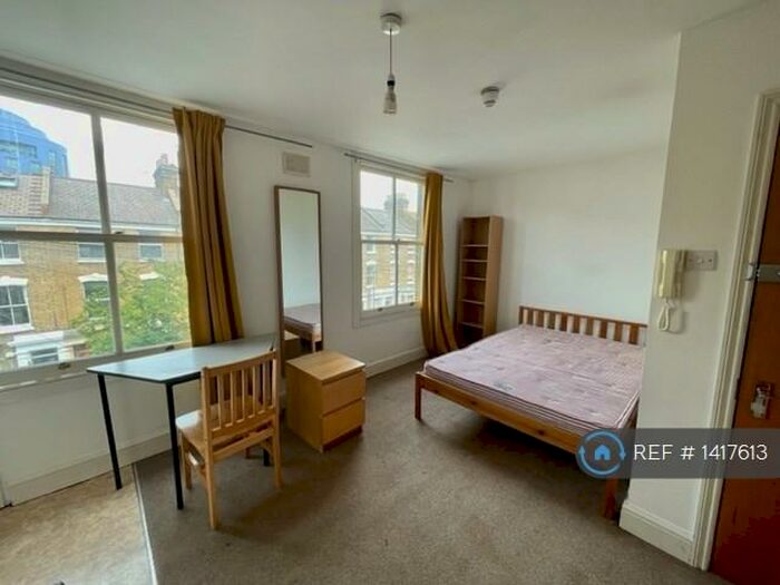 Studio To Rent In Bryantwood Road, London, N7