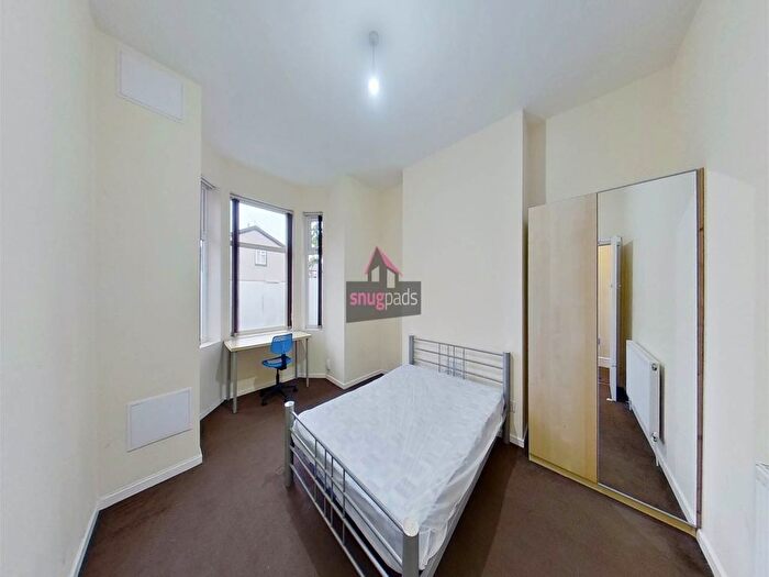 7 Bedroom Semi-Detached House To Rent In Weaste Lane, Salford, M5