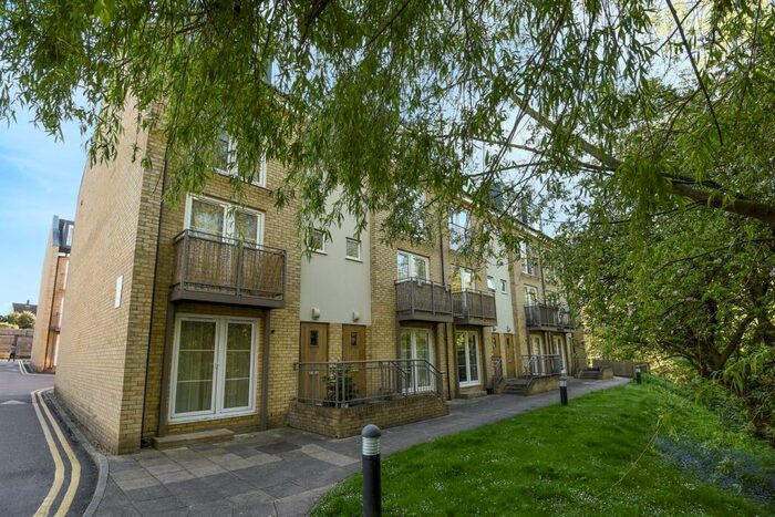 2 Bedroom Duplex To Rent In Grove Road, Hitchin, SG4