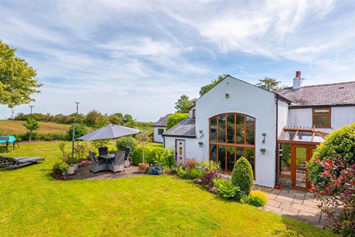 4 Bedroom End Of Terrace House For Sale In Top O'the Lane, Brindle, Chorley, PR6