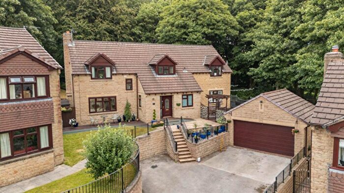 5 Bedroom Detached House For Sale In Cropredy Close, Queensbury, BD13