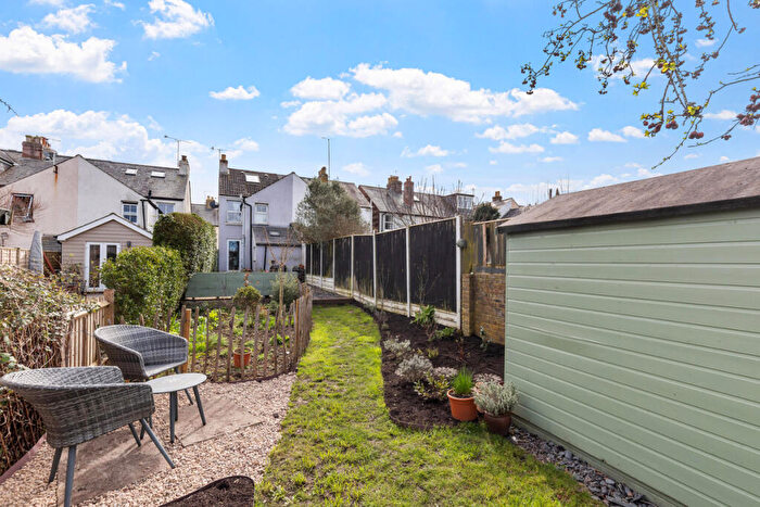 3 Bedroom Semi-Detached House For Sale In Victoria Road, Chichester, PO19