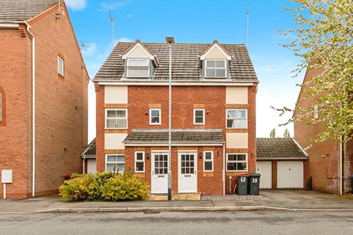 4 Bedroom House To Rent In Burberry Avenue, Hucknall, NG15