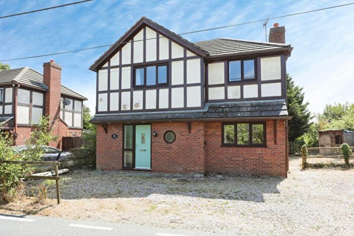 3 Bedroom Detached House For Sale In Stoneley Road, Crewe, Cheshire, CW1