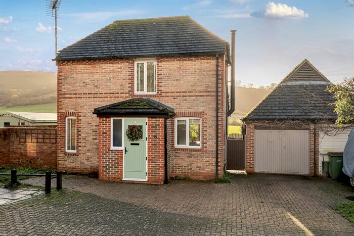 2 Bedroom Detached House For Sale In Hurst Cottages, East Street, Amberley, West Sussex, BN18