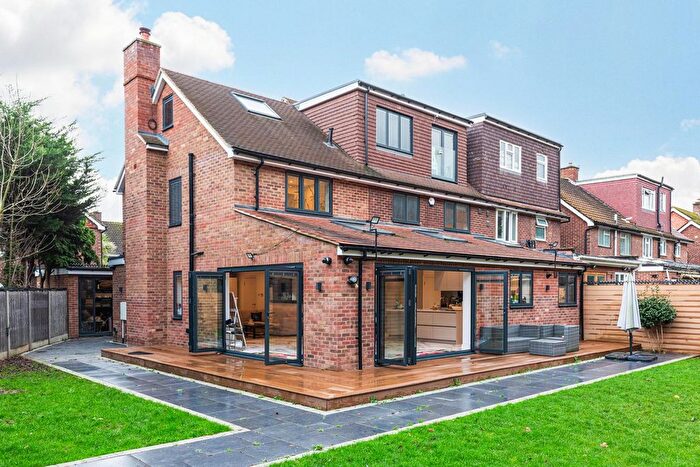 6 Bedroom Semi Detached House For Sale In Lynton Close, Isleworth, TW7