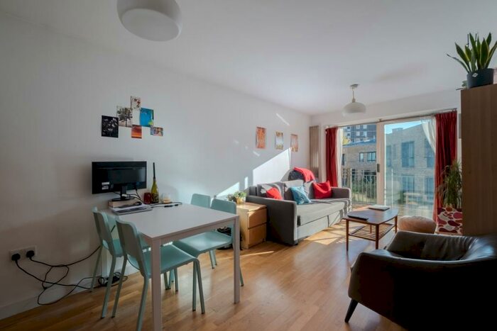 2 Bedroom Flat To Rent In Hackney Road London, E2
