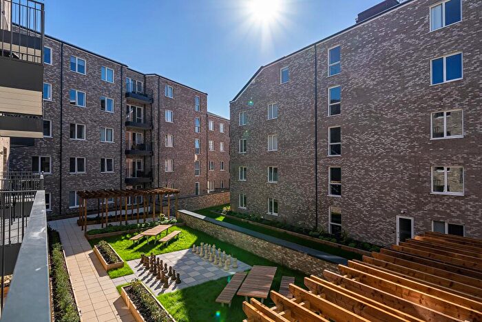 2 Bedroom Flat To Rent In Kooky, Station Road, Bishop'S Stortford, CM23