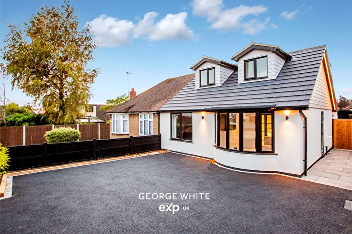 4 Bedroom Semi Detached House For Sale In Chelmer Avenue, Rayleigh, SS6