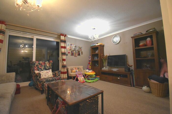 3 Bedroom Terraced House To Rent In Panters, Hextable, Swanley, BR8