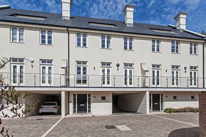 4 Bedroom Terraced House To Rent In St James Mews, Winchester, SO23