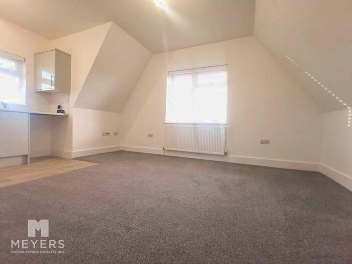 1 Bedroom Flat To Rent In Fernwood Court, - Christchurch Road, Bournemouth, BH1