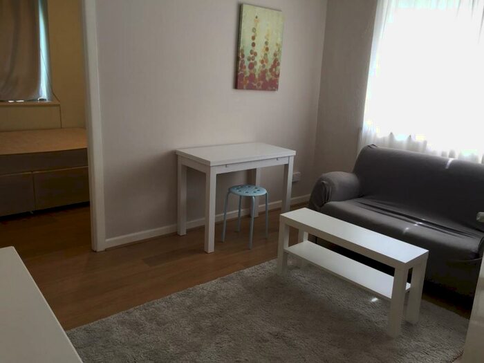 1 Bedroom Flat To Rent In Griffin Court, West Drive, Edgbaston, Birmingham, B5