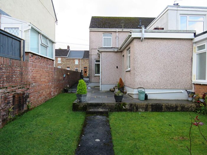 3 Bedroom End Of Terrace House For Sale In Heol Morlais, Kidwelly, SA17