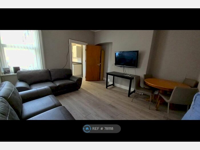 5 Bedroom Maisonette To Rent In Forsyth Road, Newcastle Upon Tyne, NE2