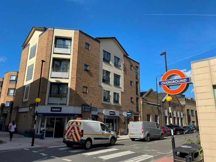 2 Bedroom Flat To Rent In Wapping High Street, Wapping, London, E1W