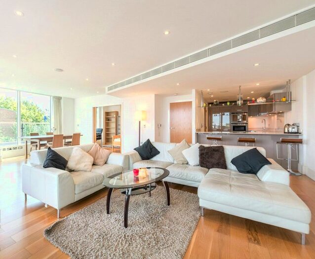 3 Bedroom Flat To Rent In Juniper Drive, London, SW18