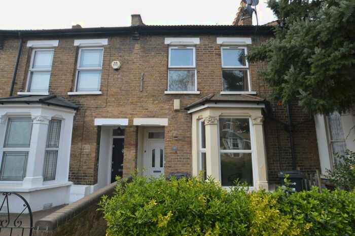 2 Bedroom Flat To Rent In Granville Road, South Woodford, E18