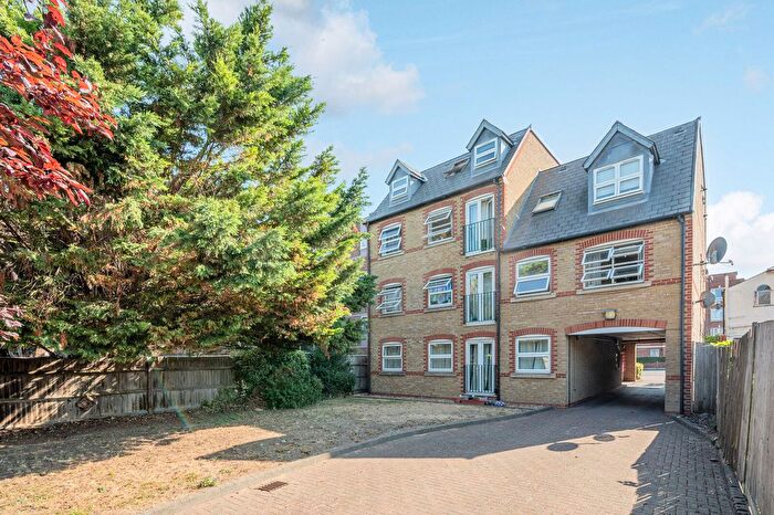 Studio For Sale In Morden Road, South Wimbledon, London, SW19