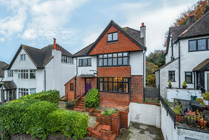 4 Bedroom Detached House To Rent In Mountside, Guildford, Surrey, GU2