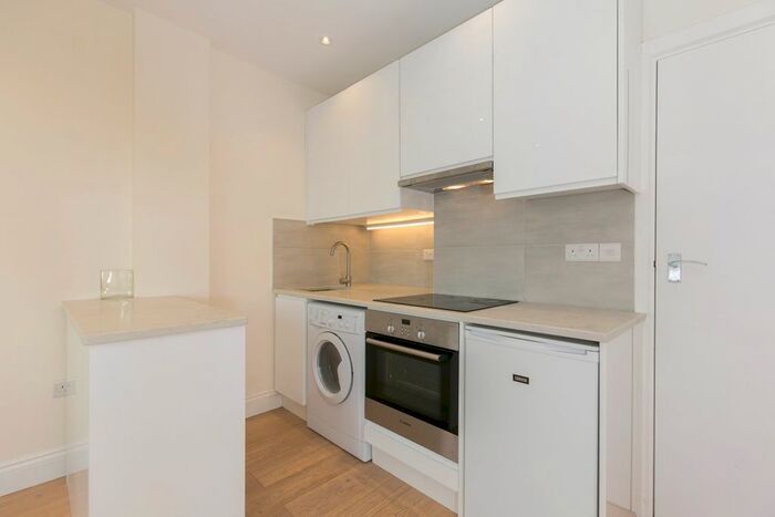 Studio To Rent In Woburn Place, London, WC1H