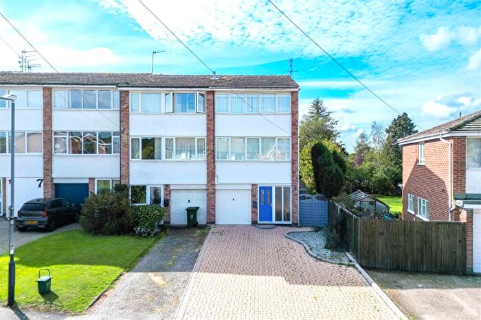 2 Bedroom End Of Terrace House For Sale In Knightley Close, Leamington Spa, CV32