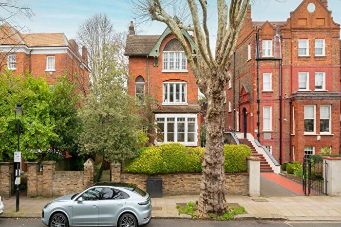 2 Bedroom Maisonette For Sale In Steeles Road, Belsize Park, NW3