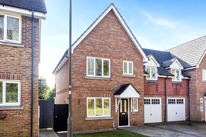 4 Bedroom Semi-Detached House For Sale In The Glade, Storrington, RH20