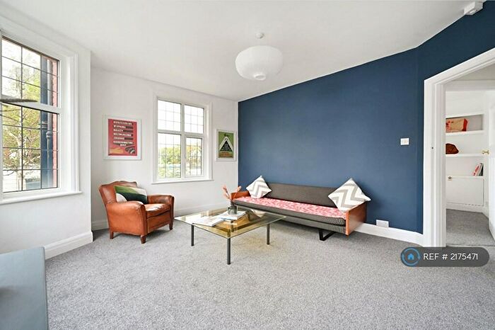 2 Bedroom Flat To Rent In Montefiore Road, Hove, BN3