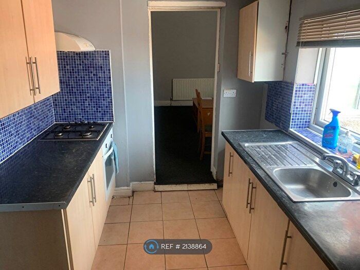 3 Bedroom Flat To Rent In Howe Street, Gateshead, NE8