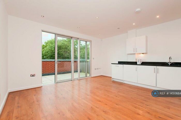 2 Bedroom Flat To Rent In Latitude Apartments, London, N16