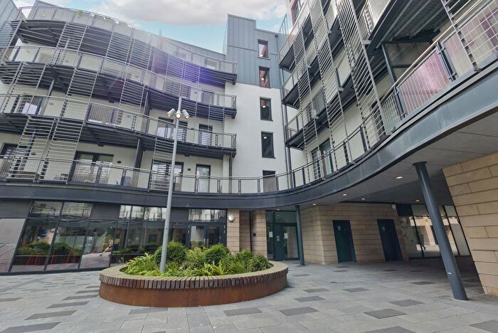 2 Bedroom Flat For Sale In / Shoemakers Square, Edinburgh, EH8