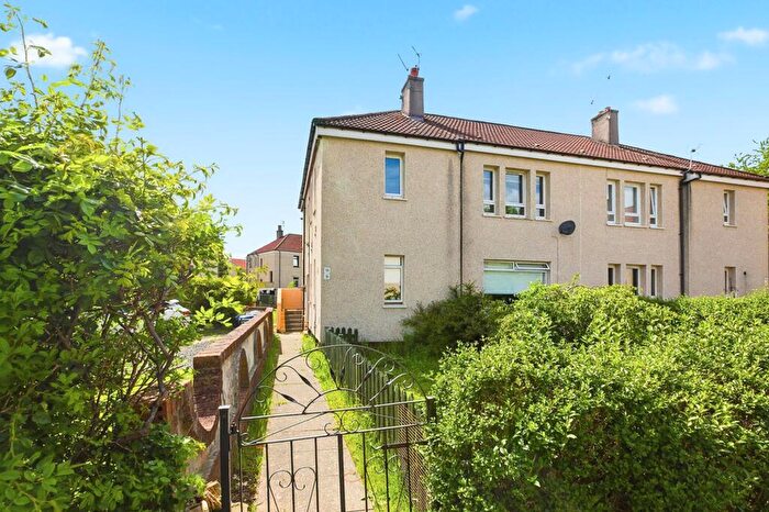 2 Bedroom Flat For Sale In Cluny Drive, Paisley, PA3