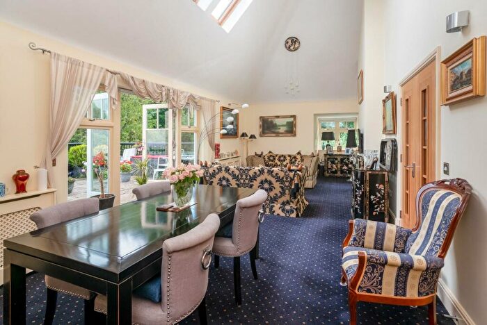 3 Bedroom Duplex To Rent In Welcombe Grange, Benson Road, Stratford-upon-Avon, CV37