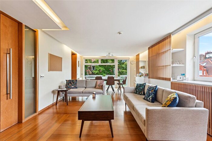 2 Bedroom Flat To Rent In Melbury Road, Holland Park, W14