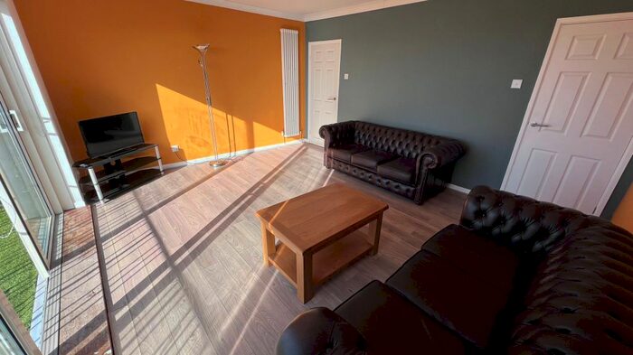 2 Bedroom Flat To Rent In Brynmead Court, Sketty, Swansea, SA2