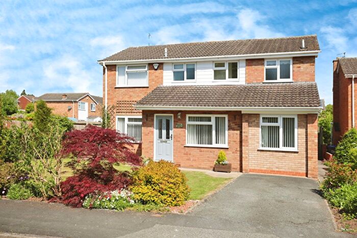 4 Bedroom Detached House For Sale In Fieldgate Lane, Whitnash, Leamington Spa, CV31