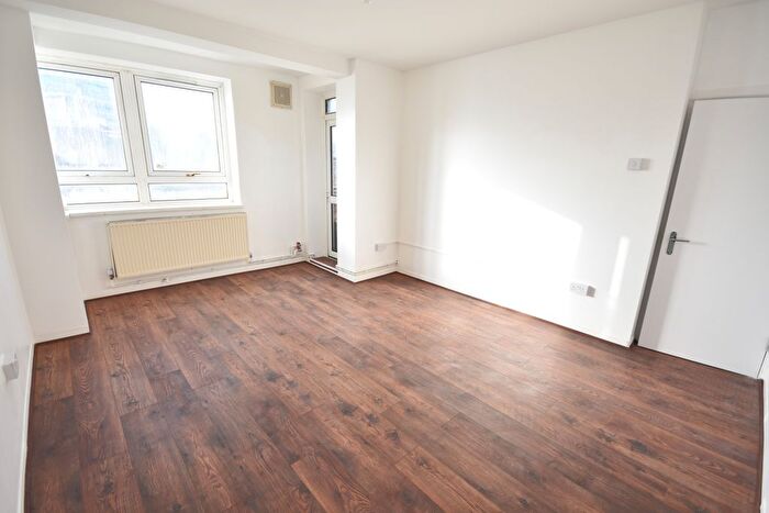3 Bedroom Flat To Rent In Darling Row, Whitechapel, E1