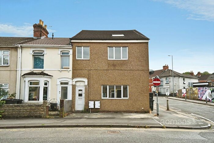 3 Bedroom Flat To Rent In Curtis Street, Swindon, SN1