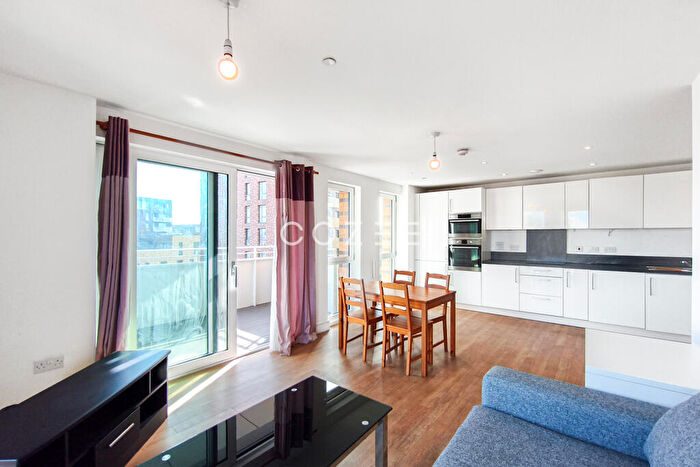 3 Bedroom Flat To Rent In Ivy Point, Hannaford Walk, E3