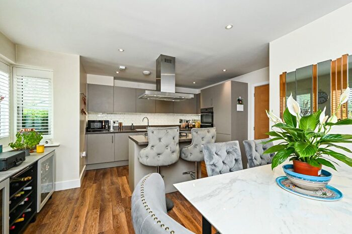 4 Bedroom Detached House For Sale In Motley Gardens, Alton, Hampshire, GU34