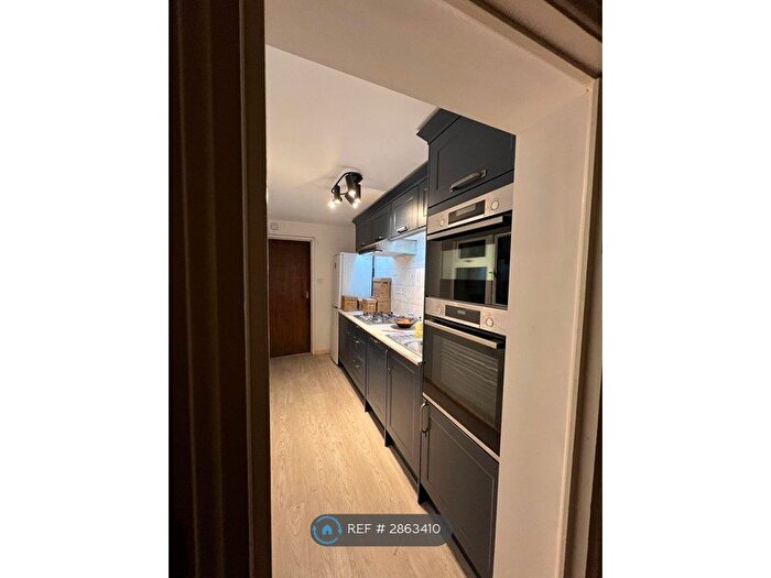 2 Bedroom Terraced House To Rent In Pell Street, Reading, RG1